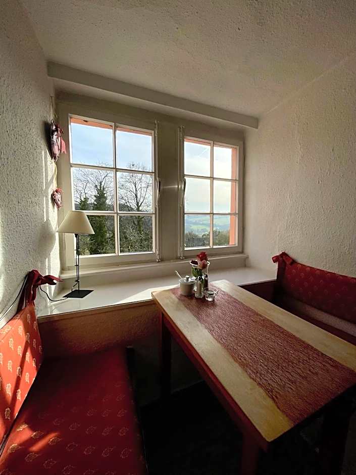 Burghaus & Villa Kronenburg