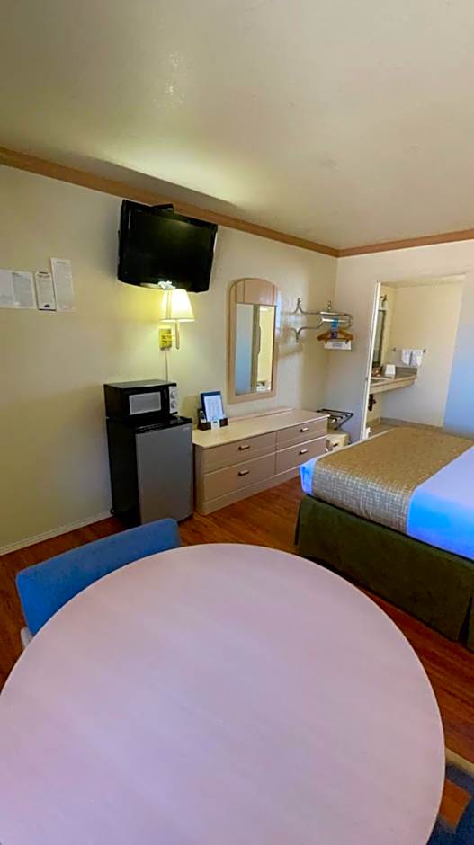 Travelodge by Wyndham Holbrook
