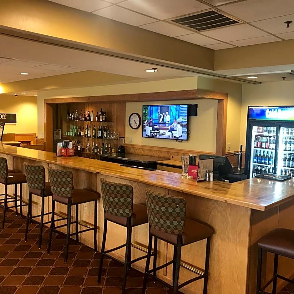 Days Inn & Suites by Wyndham Sutton Flatwoods