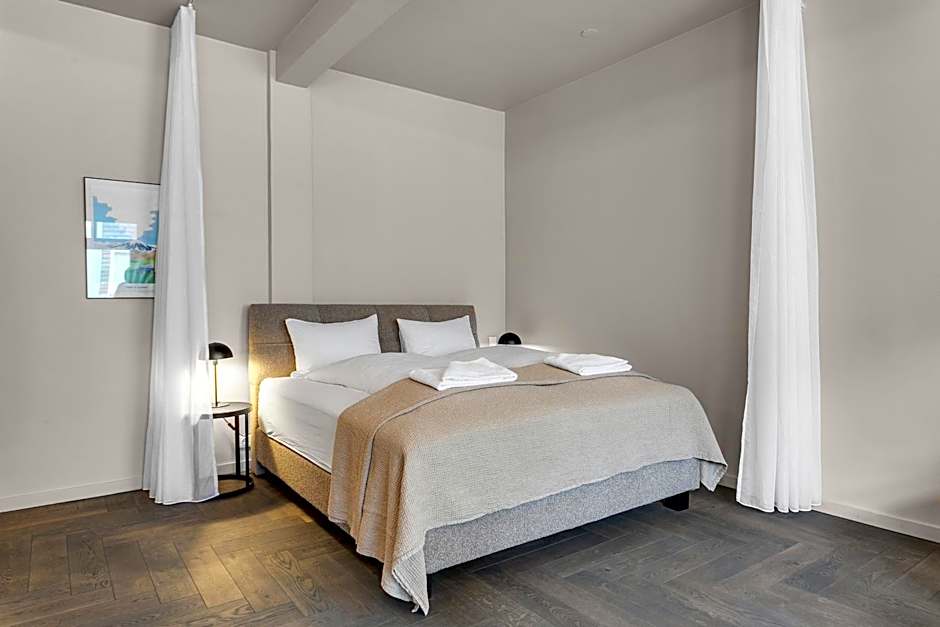 The Swan House by Heimaleiga