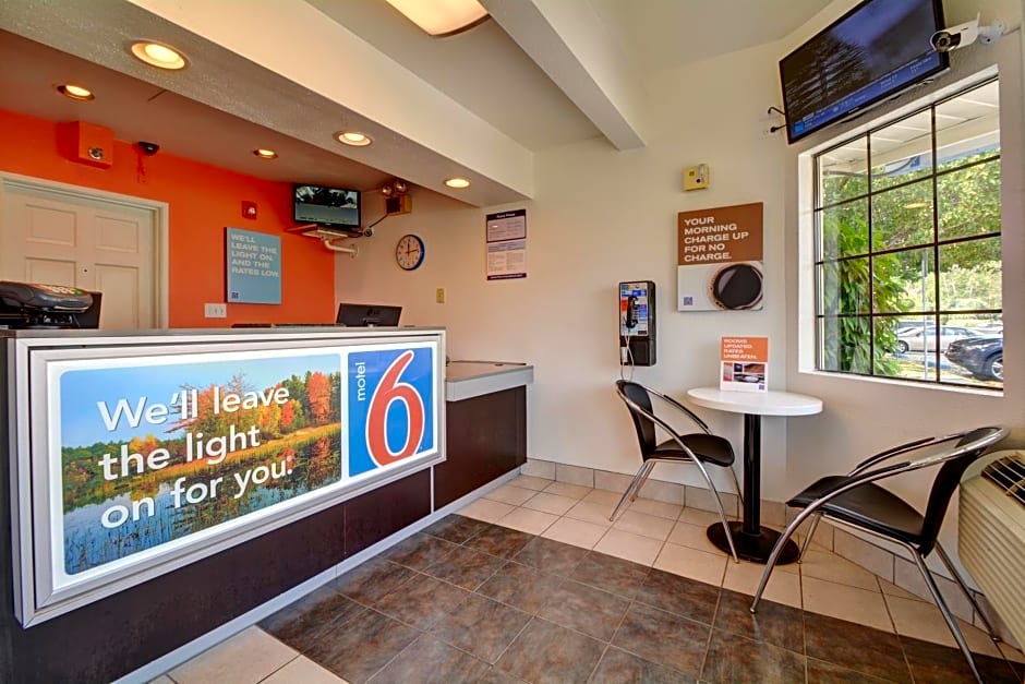 Motel 6-Wethersfield, CT - Hartford