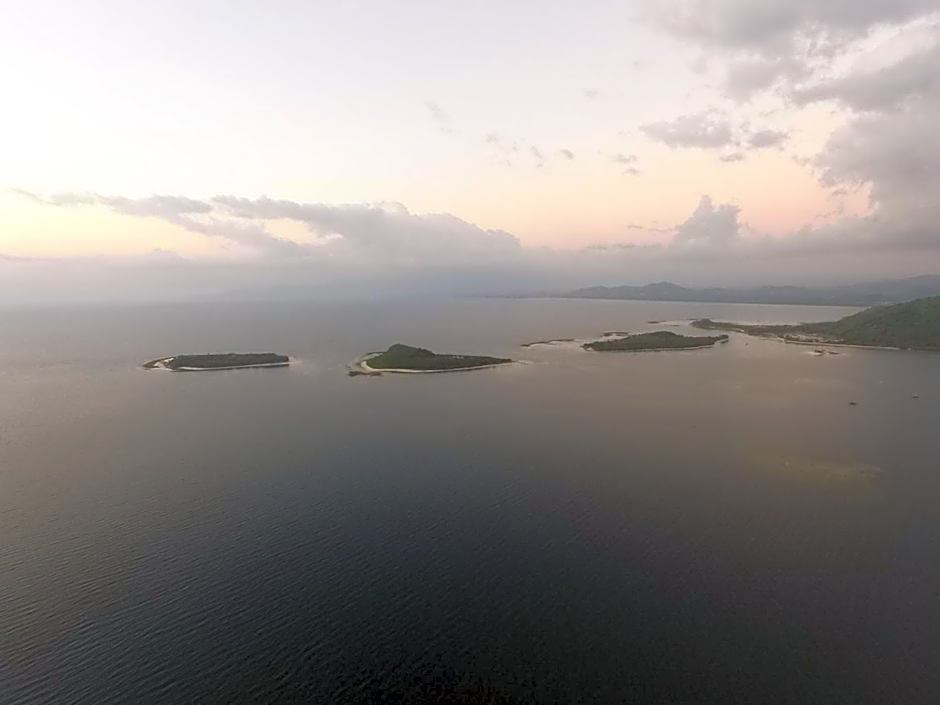 Krisna Bungalows and Restaurant