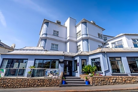 The Inn Boutique Hotel Bar and Restaurant (Pet-friendly)