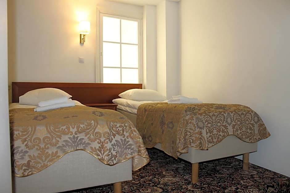 Three Crowns Residents