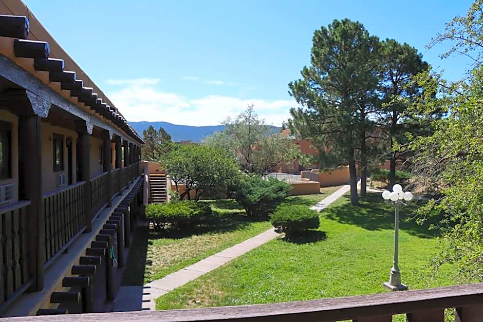 Sagebrush Inn & Suites