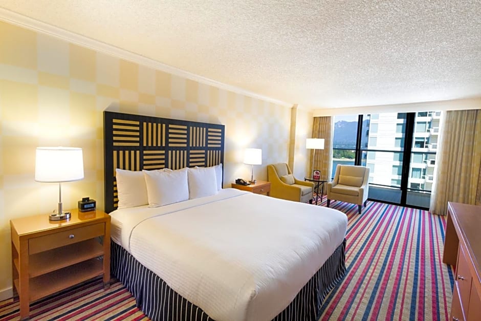 Pinnacle Hotel Harbourfront