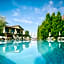 Hotel with swimming pool surrounded by greenery in San Donato Fronzano, rooms with air conditioning and breakfast included