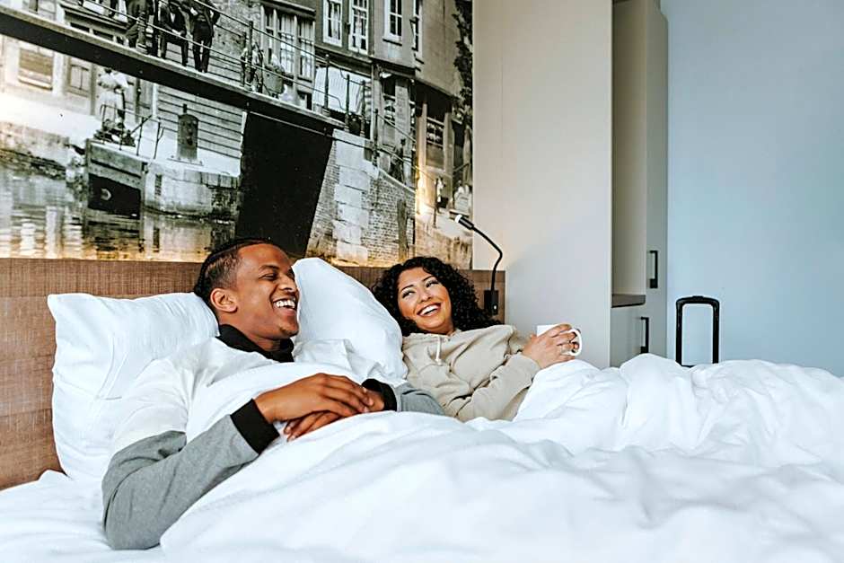 Rotterdam Teleport Hotel