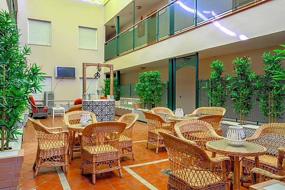 Hotel H28 Camas