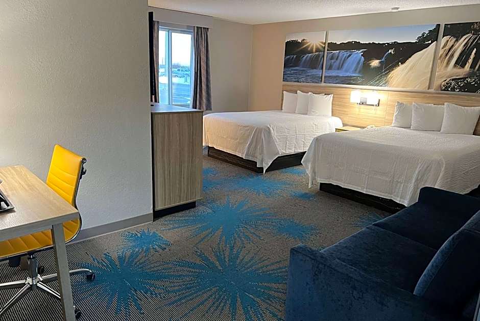 Days Inn by Wyndham Jamestown