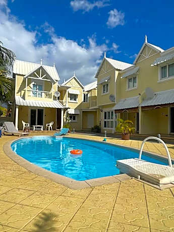 Villa Ray Manta 3-Bedroom 5mins Walk to Beach - LB1