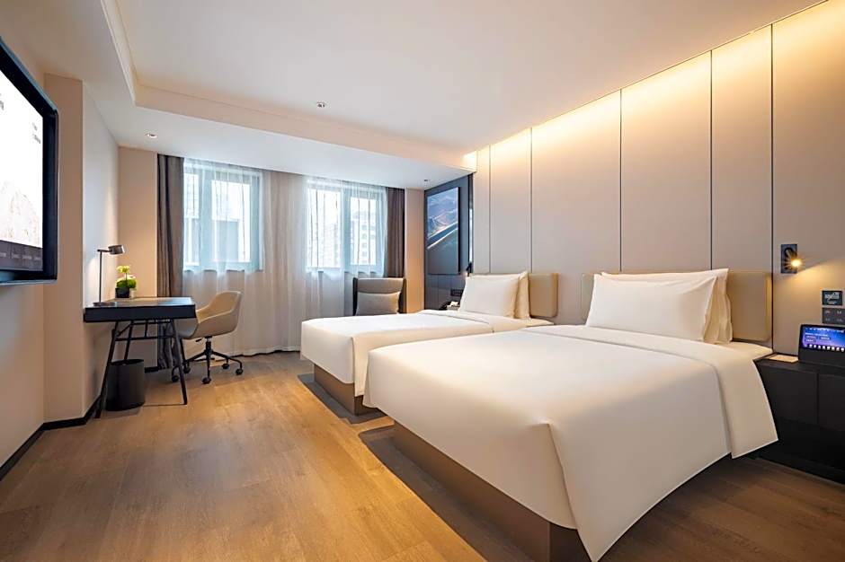 Atour Hotel Dalian Donggang Business District Gangwan Plaza