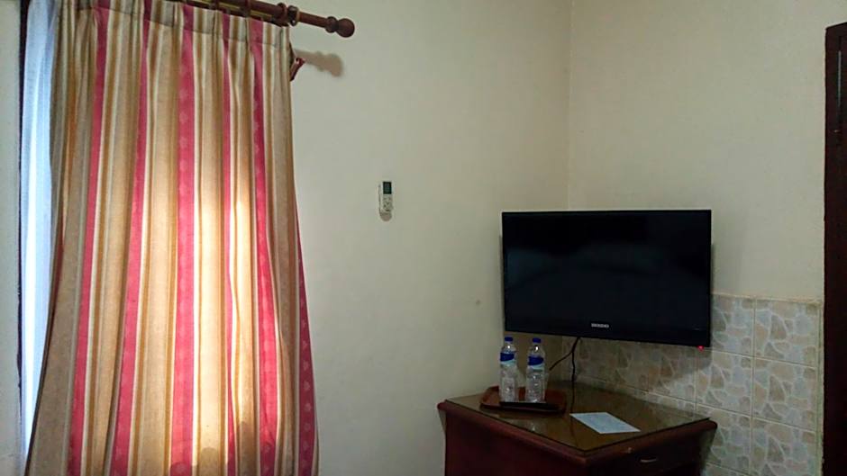Hotel O Wisma Astukara Syariah Near Sejahtera Department Store Pinrang