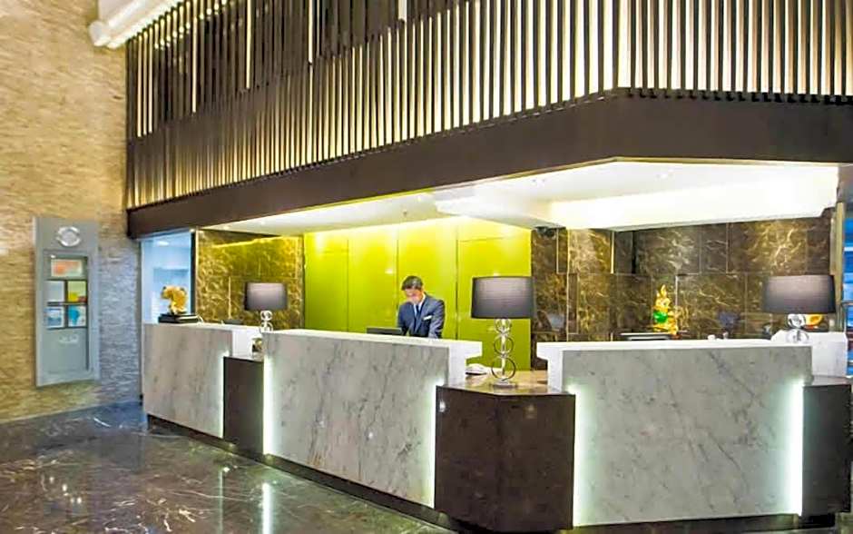 L'fisher Hotel