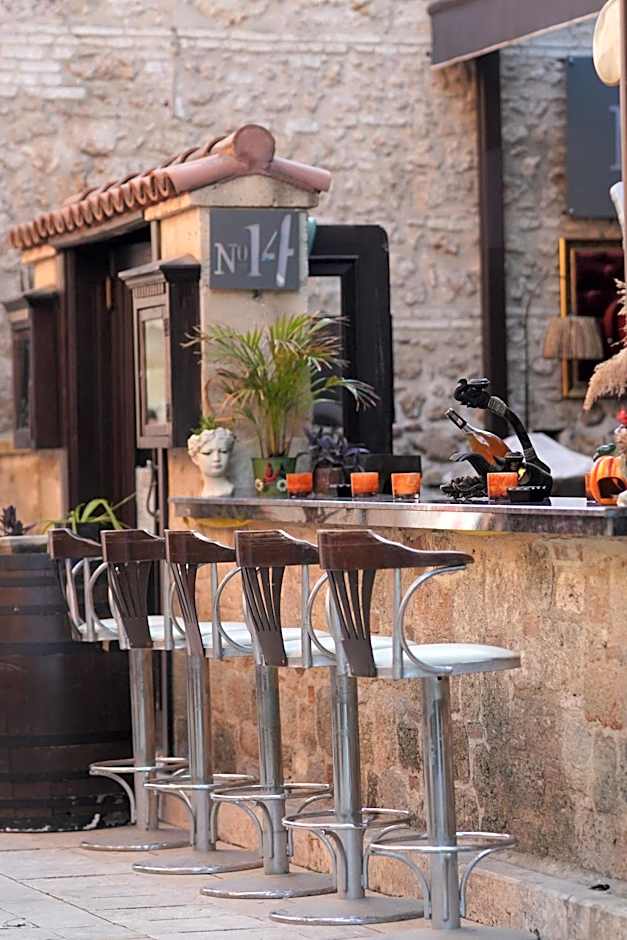 Cicerone Lodge Hotel