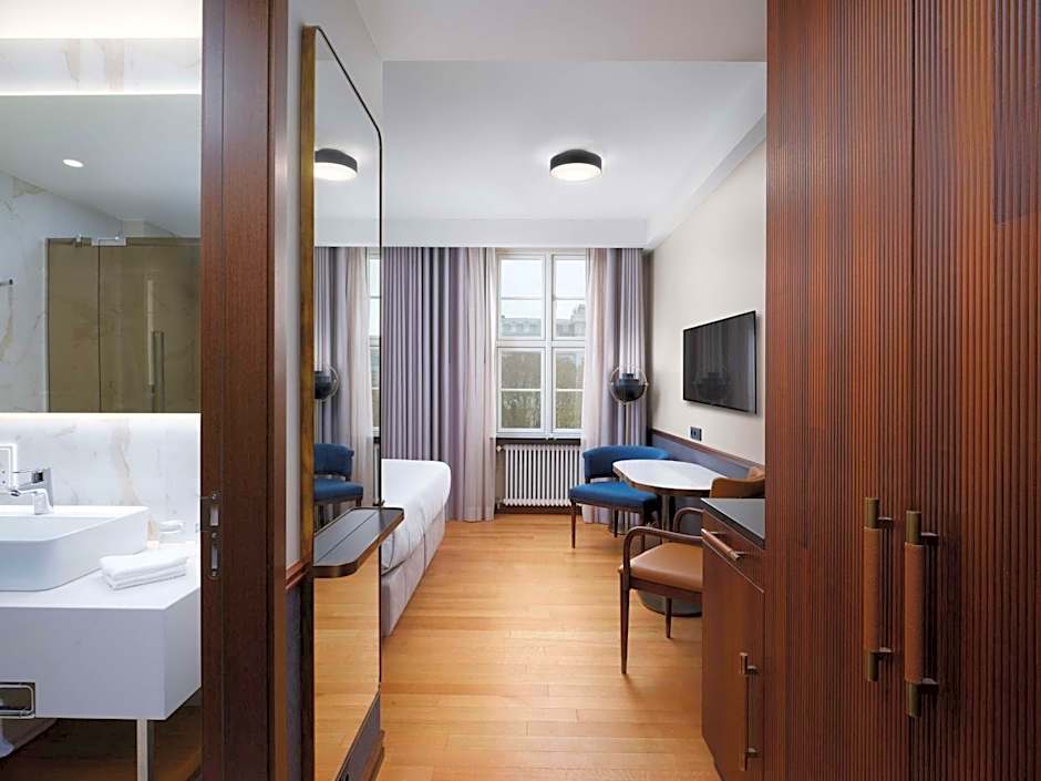 Iceland Parliament Hotel, Curio Collection by Hilton