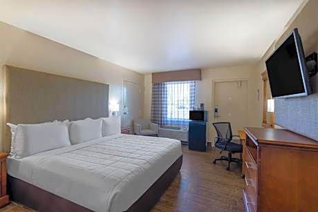 King Room with Mobility Access - Ground Floor/Non-Smoking