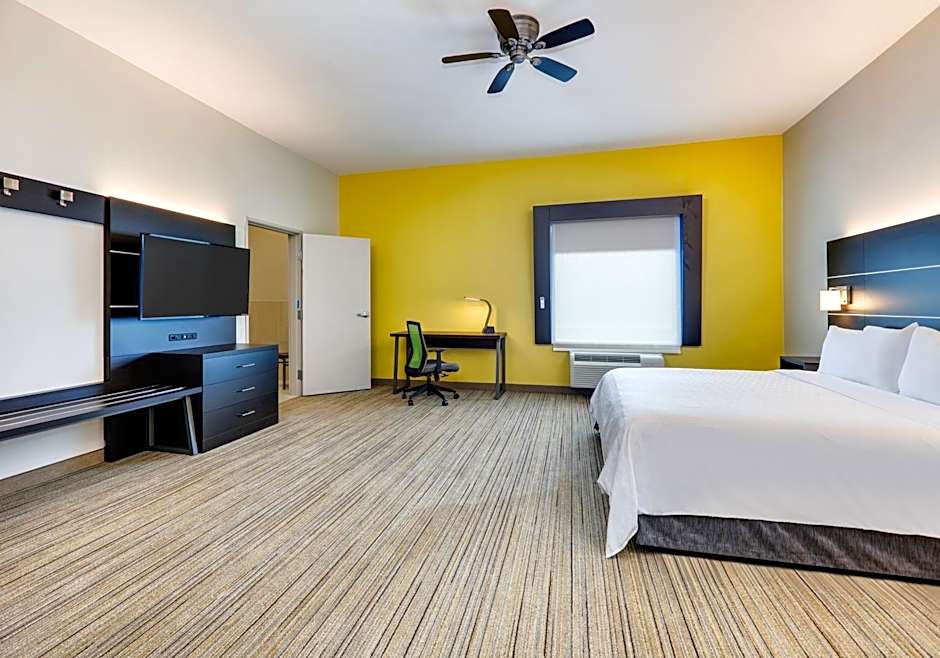 Holiday Inn Express Hotel & Suites Cleburne By IHG