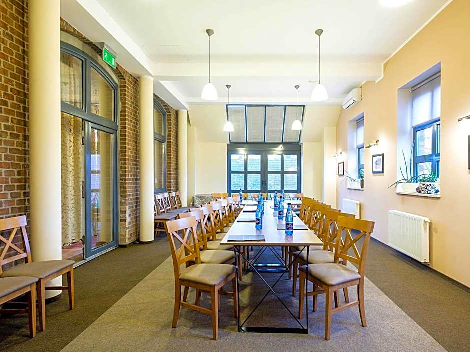 Stara Szkoła Boutique Hotel