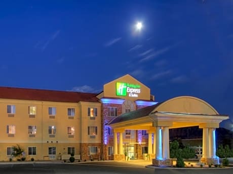 Holiday Inn Express and Suites - Tucumcari, an IHG Hotel