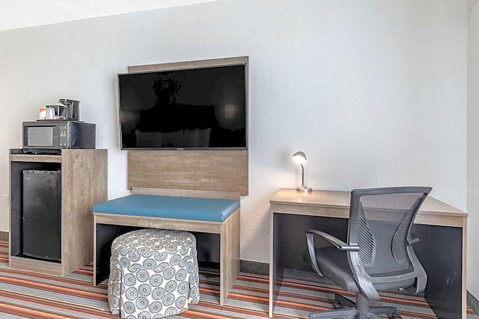 Quality Inn & Suites Sulphur Springs