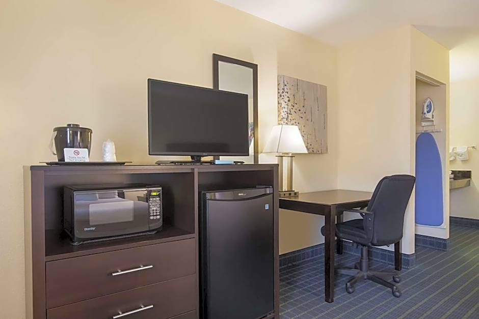Best Western Parkside Inn
