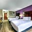 La Quinta Inn & Suites by Wyndham Louisville East