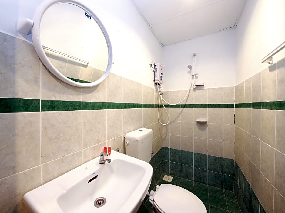 Hotel O Azimaju Guesthouse