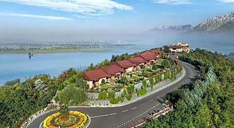 Taj Dal View, Srinagar