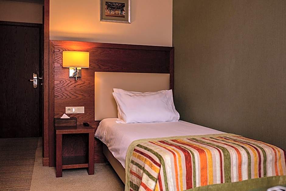 Myn Jacka Hotel & Spa