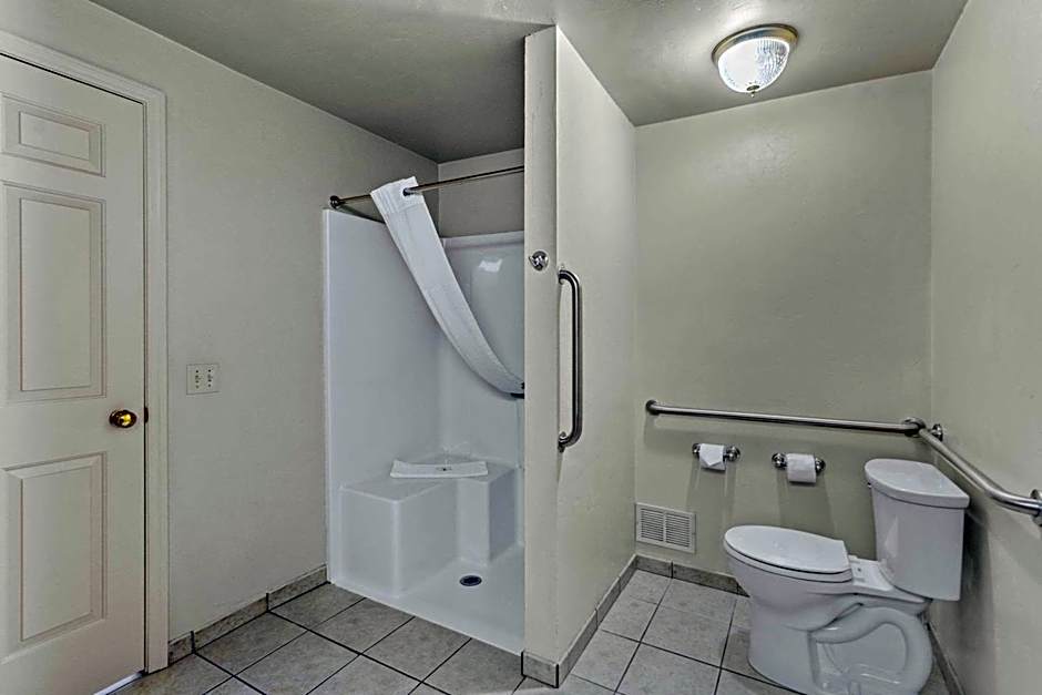 Quality Inn & Suites Green Bay Downtown