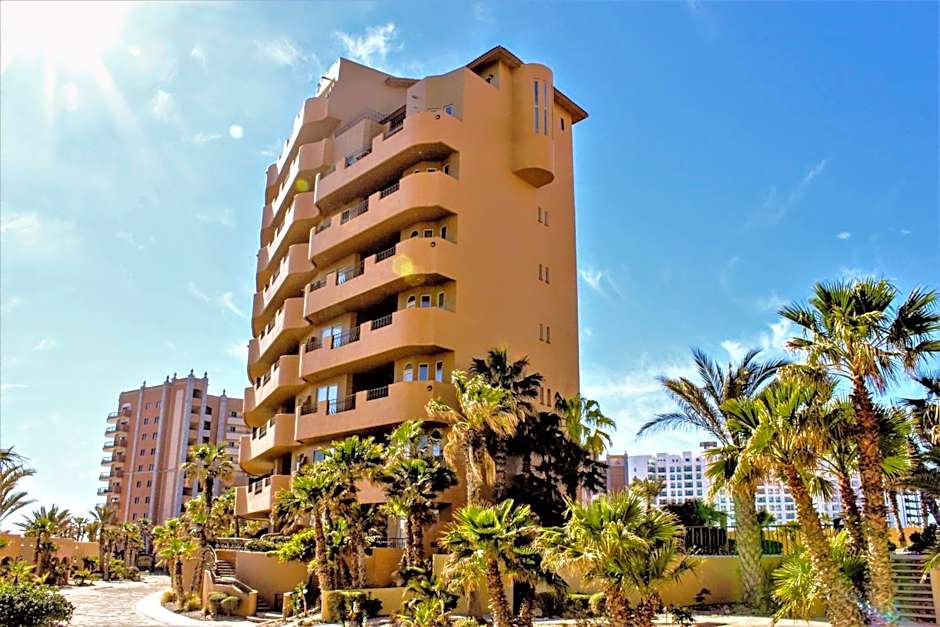 Bella Sirena 305-A - Elegant Oceanview Condo on Beachfront Resort