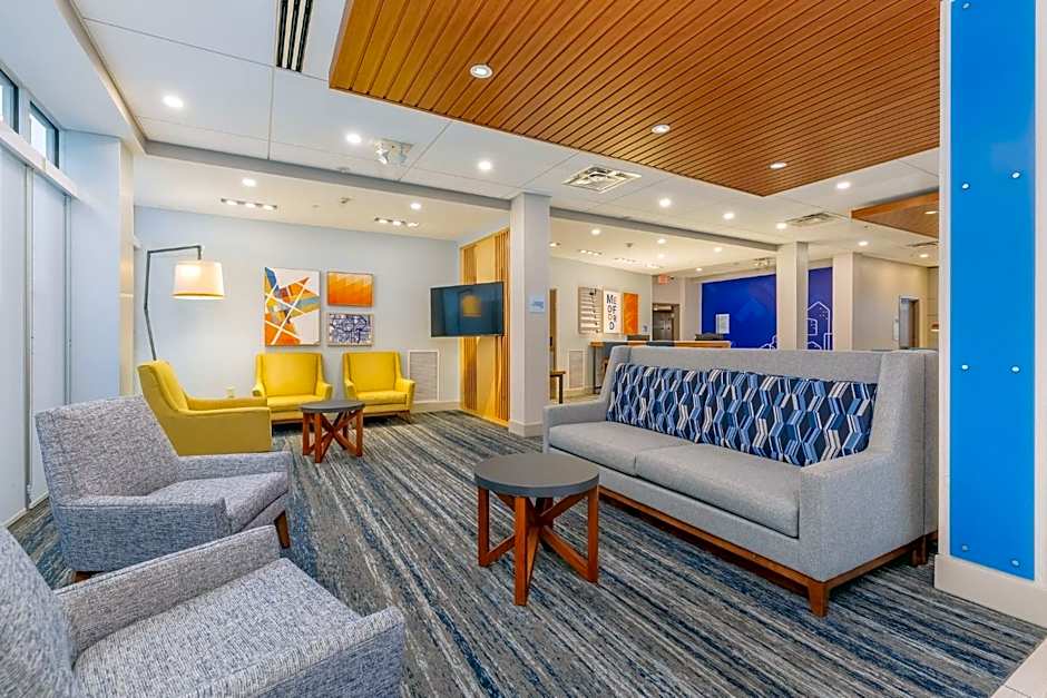 Holiday Inn Express and Suites Medford By IHG