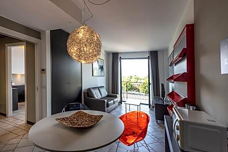 Superior One-Bedroom Apartment