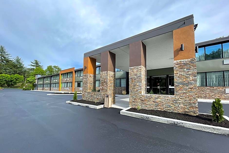 Wingate by Wyndham Lake George