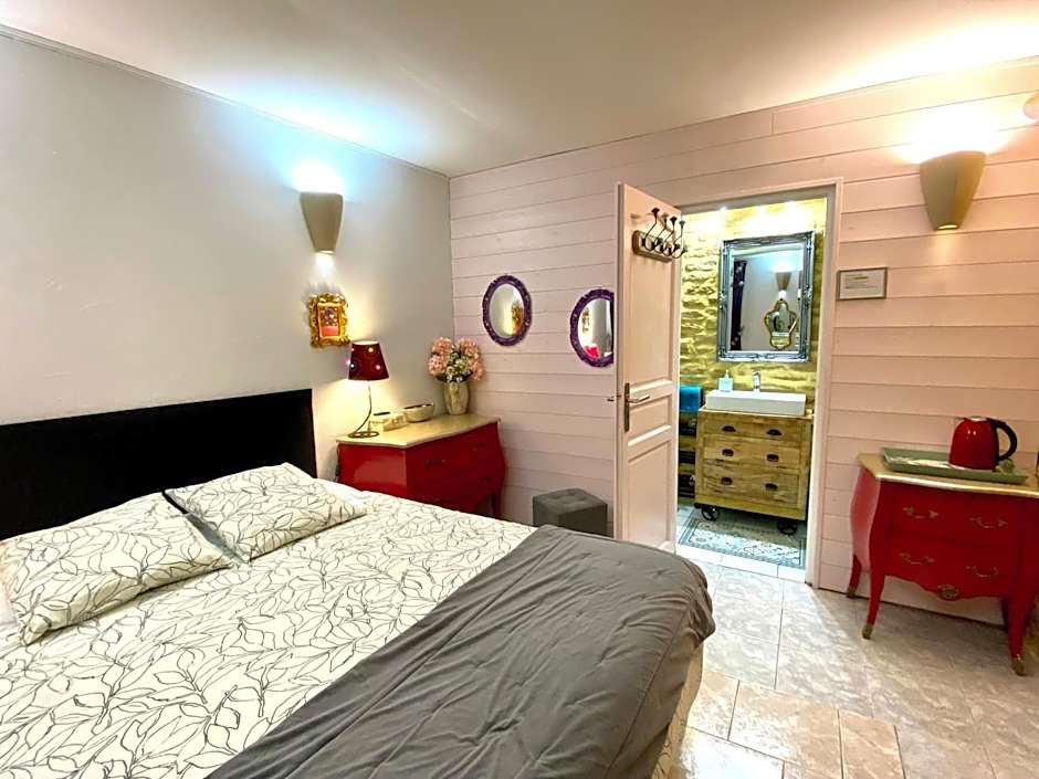 La Clef des Songes - chambres climatisées - Sarlat Centre - Parking gratuit - Piscine, Spa et massages à 400mètres