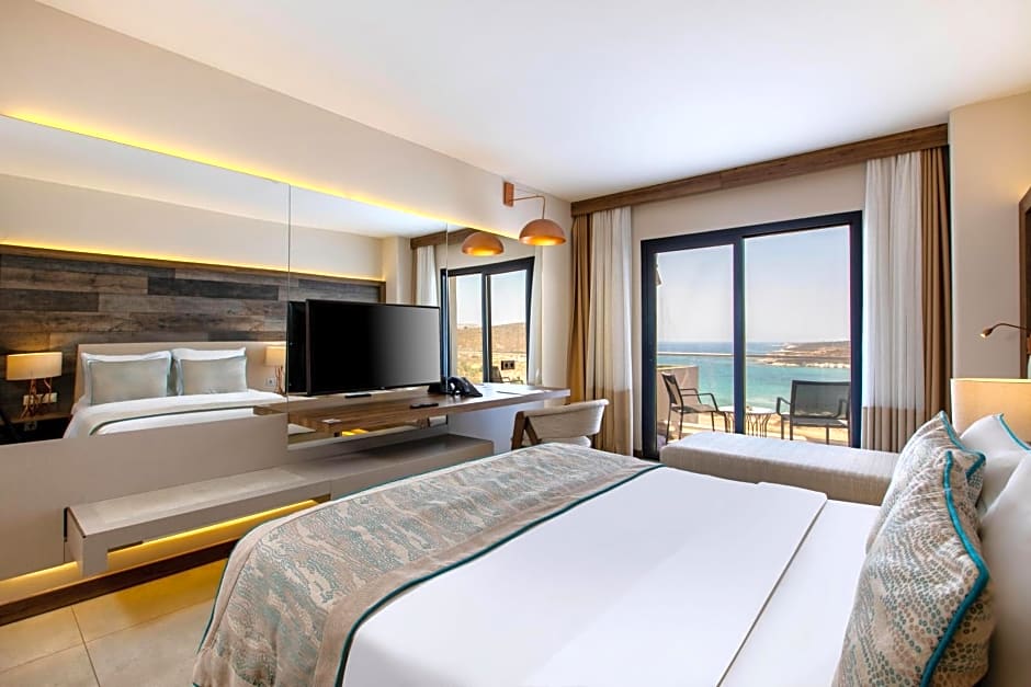 Design Plus Seya Beach Hotel