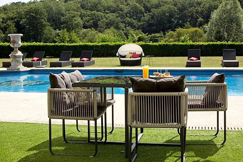 Chateau De Beauvois - Younan Collection