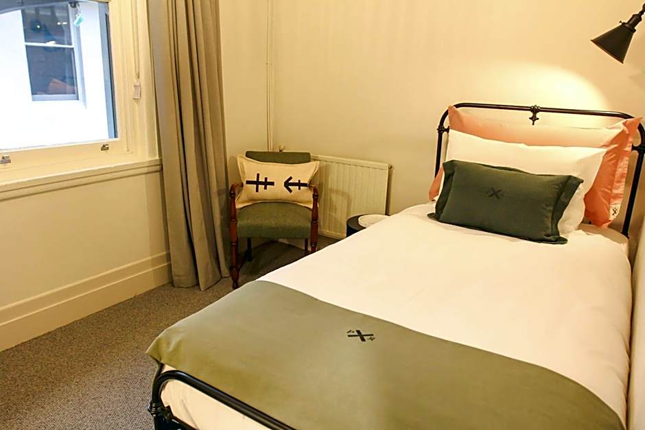 Alpine Hotel, Eat Drink Sleep