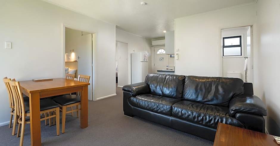 Grove Park Motor Lodge