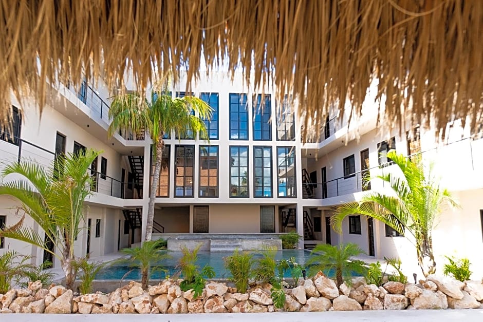 Macondo Holbox Hotel