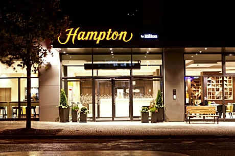 Hampton by Hilton Berlin City East Side Gallery
