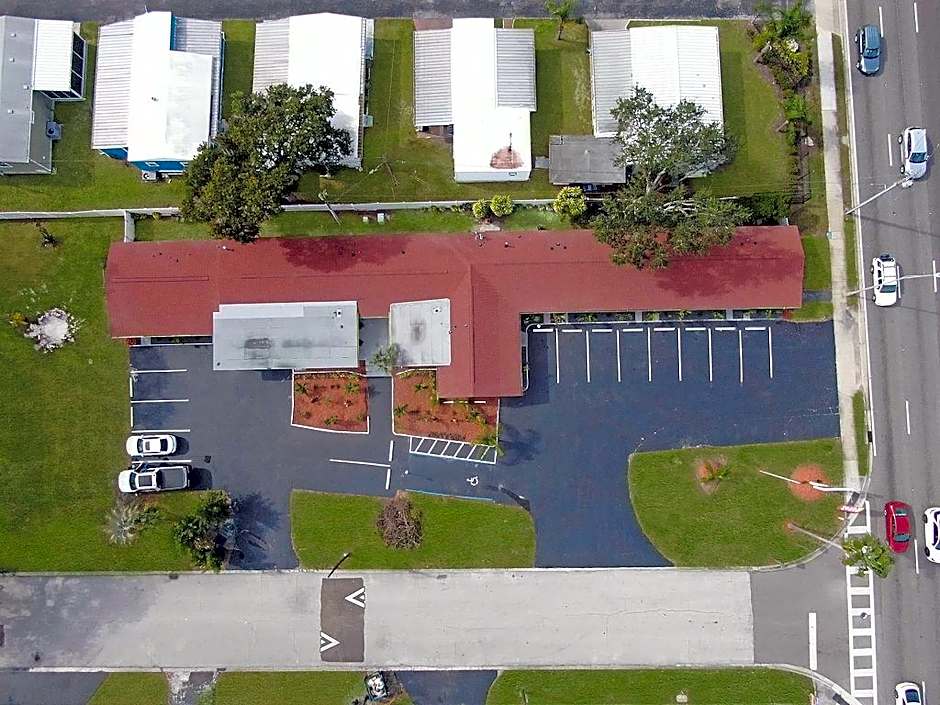 Palm Cove Motel