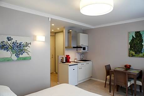 Studio Apartment