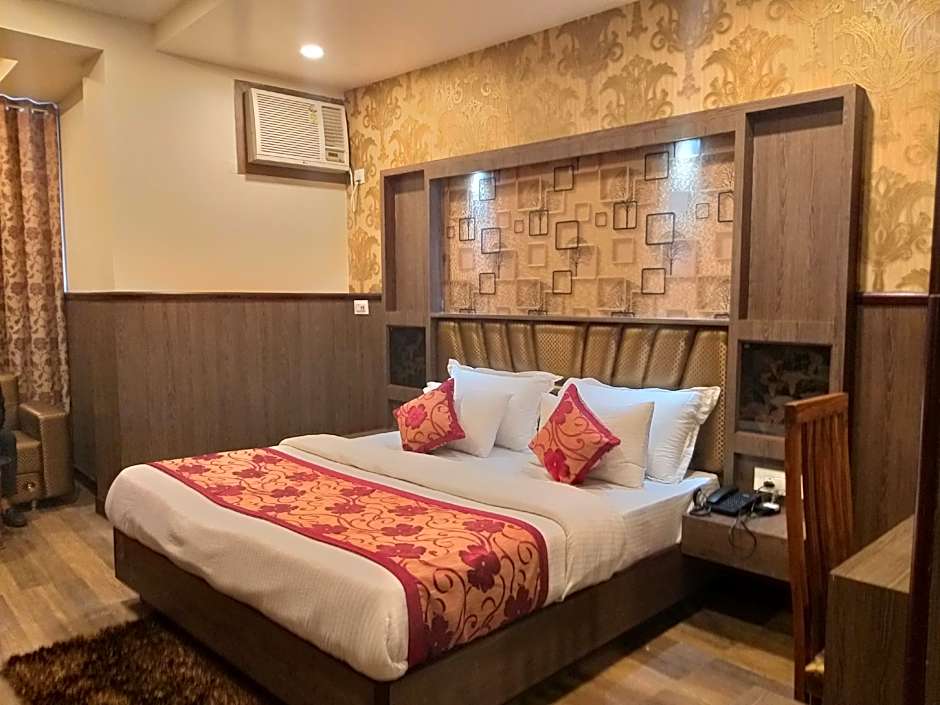 Hotel Chintpurni International