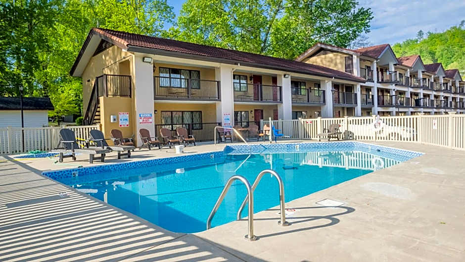 Super 8 by Wyndham Downtown Gatlinburg at Convention Center