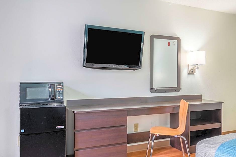 Motel 6-Rocky Mount, NC