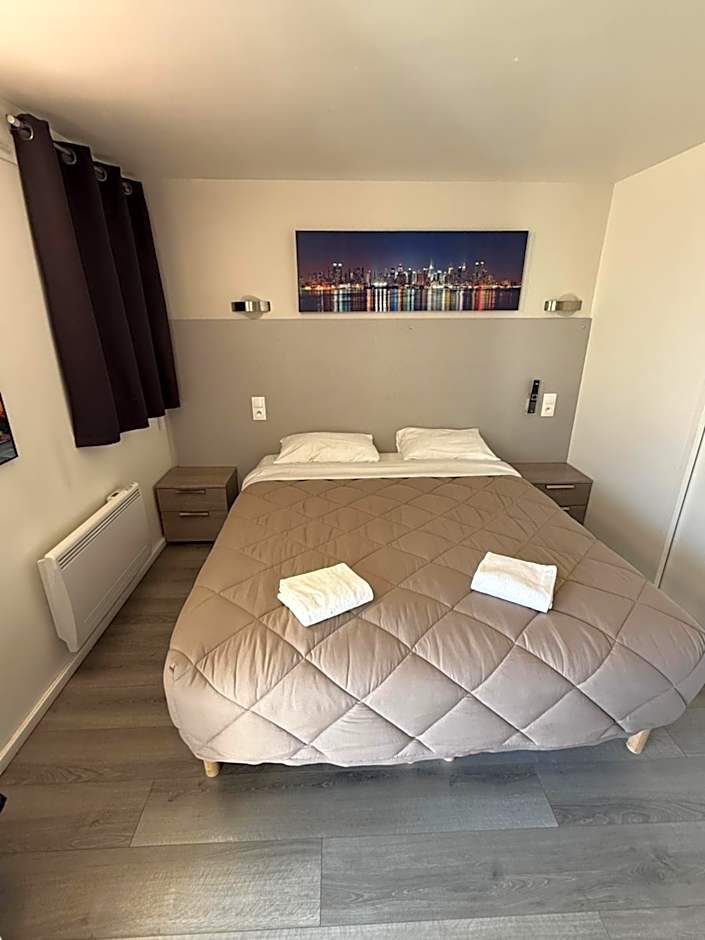 Fasthotel Roissy - Saint-Witz