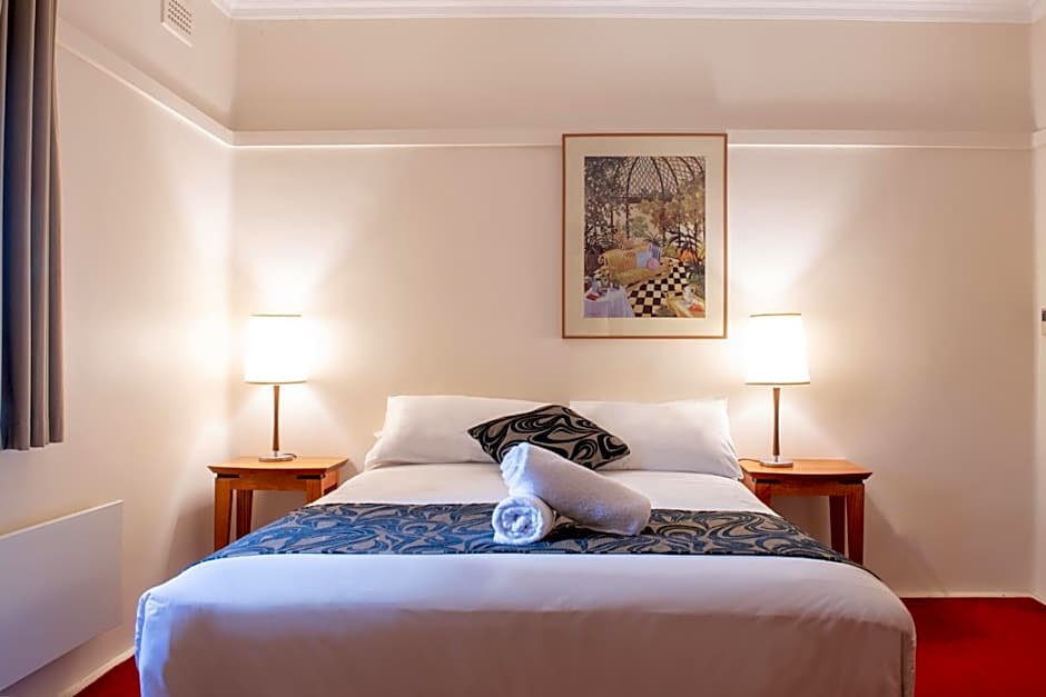 Linaker Art Deco Motel