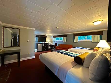 Queen Room with Two Queen Beds